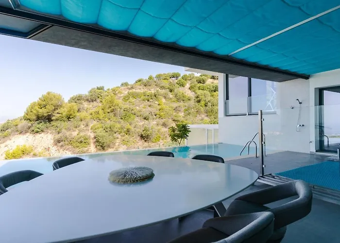 Luxury Tomillo Villa